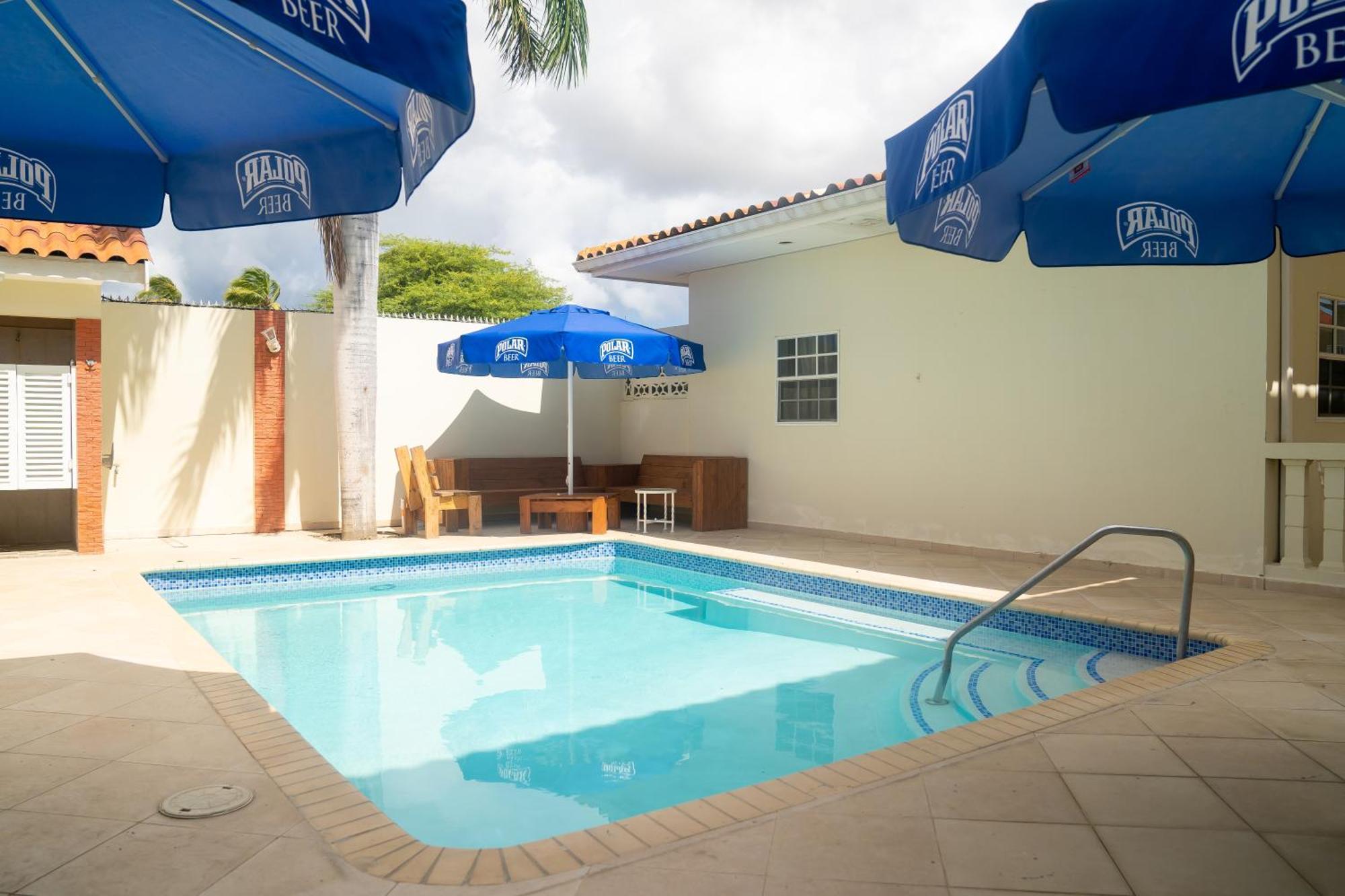 Delynne Boutique Hotel Willemstad Exterior photo