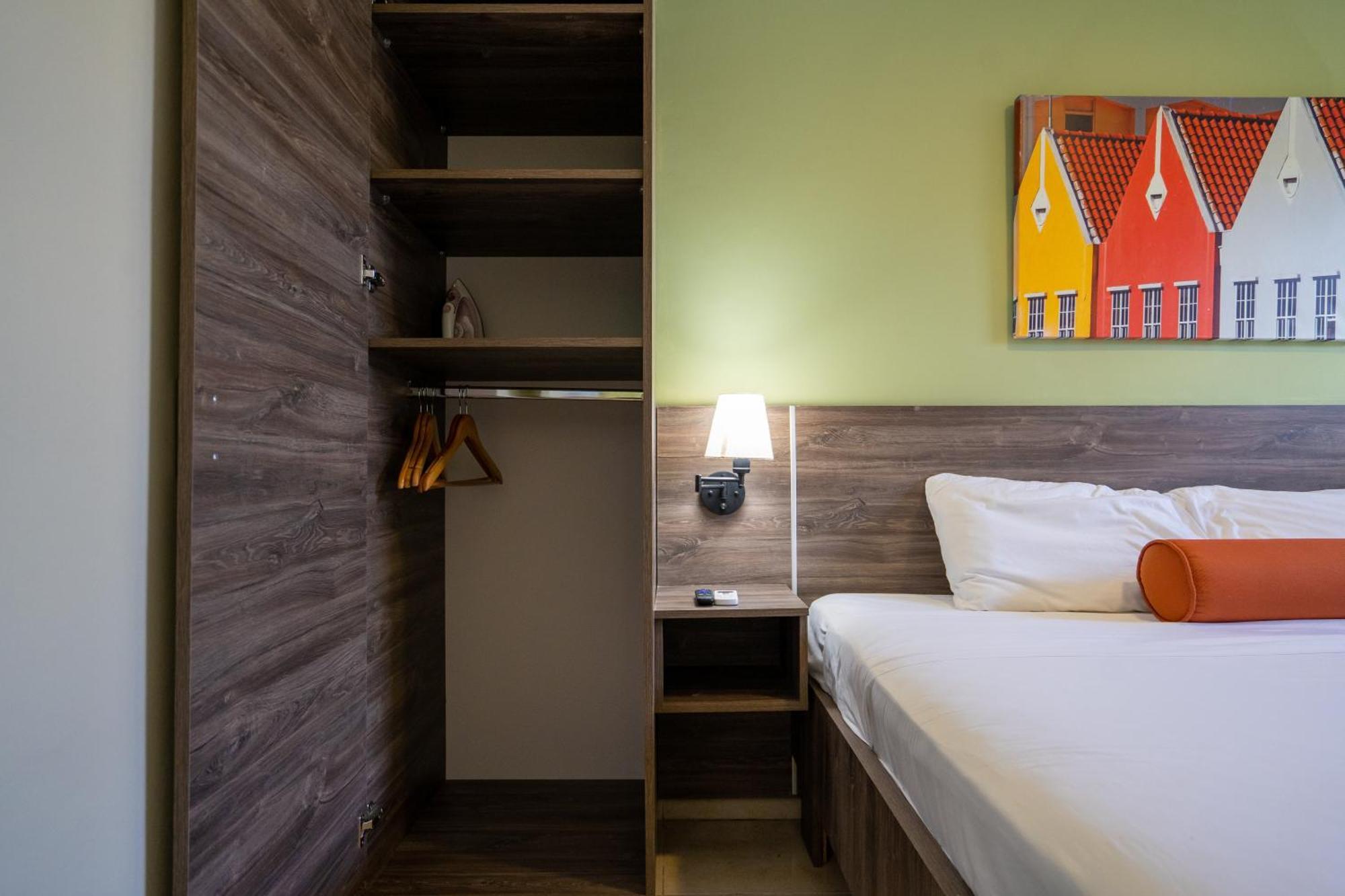 Delynne Boutique Hotel Willemstad Exterior photo