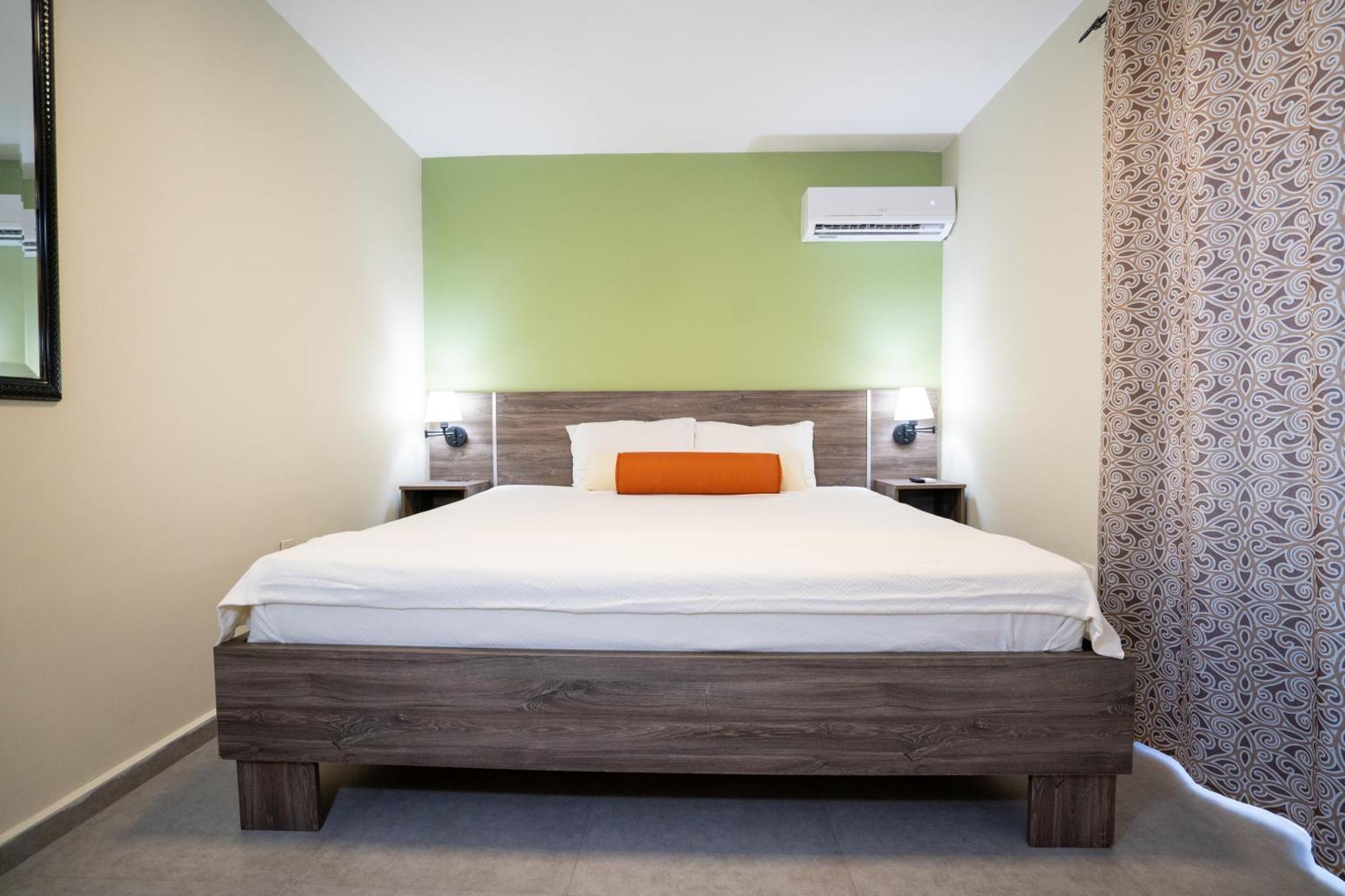 Delynne Boutique Hotel Willemstad Exterior photo