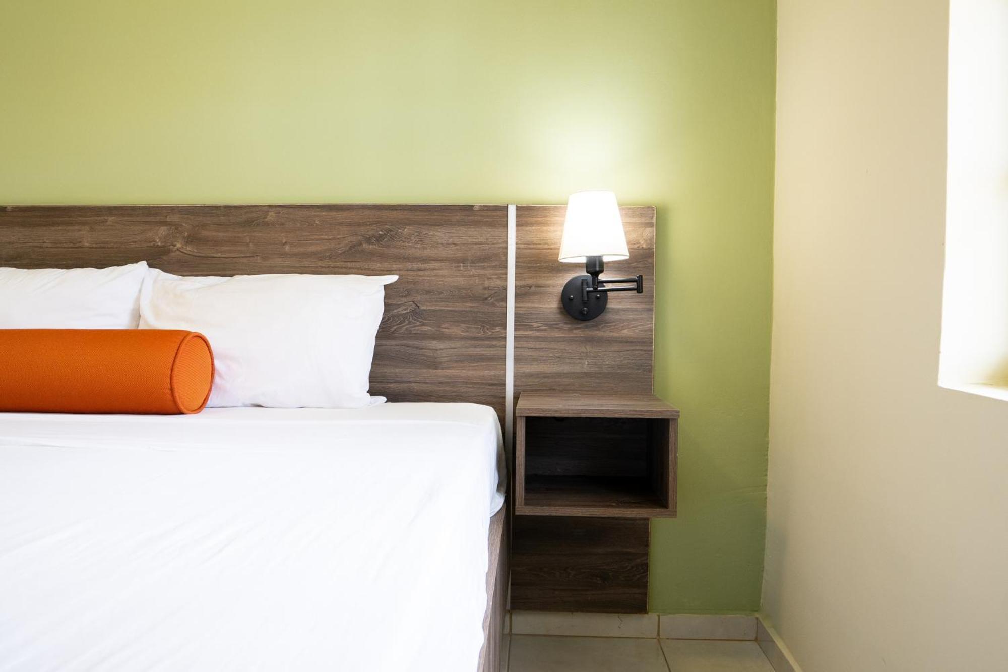 Delynne Boutique Hotel Willemstad Exterior photo