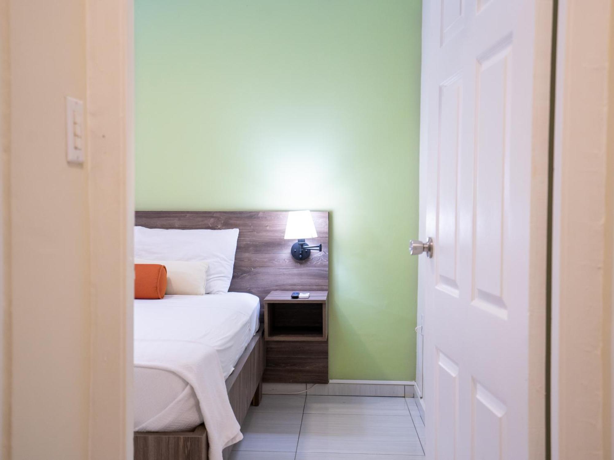 Delynne Boutique Hotel Willemstad Exterior photo